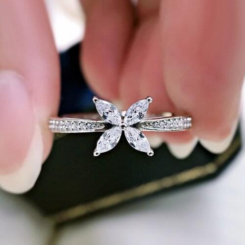 New Design Fashion Fine Jewelry Solid 925 Sterling Silver Inlaid Butterfly CZ Ring Luxury Shiny Cocktail Party Ring for Women