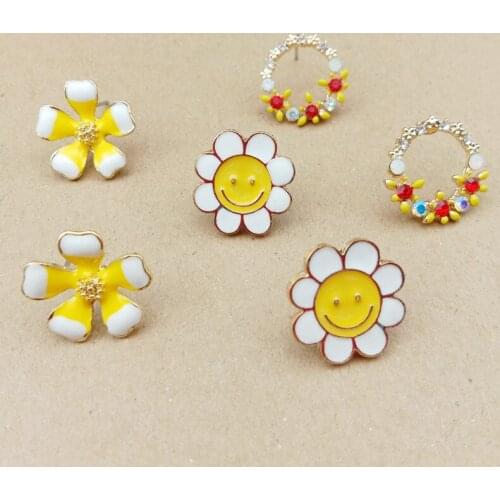 Cute Small Flower Stud Earrings For Women Sunflower Elegant Big Round Flower Fresh and Sweet Statement Earring Girl Jewelry Gift