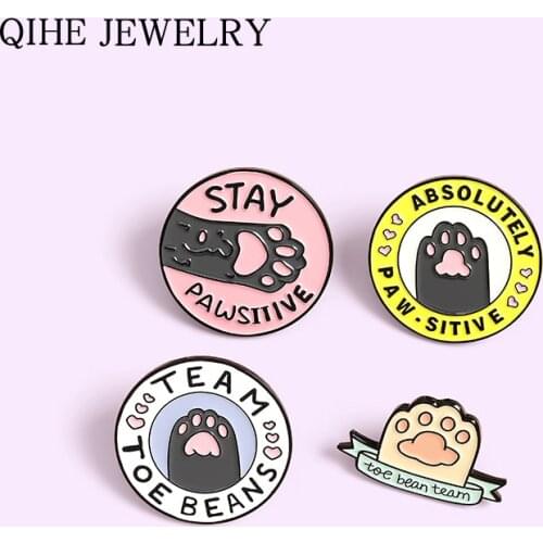 Cats Club Enamel Pin Cat Paw Badge Custom Kitten Brooches Lapel Pins Shirt Bag Cute Animal Jewelry Gift for Friends Wholesale