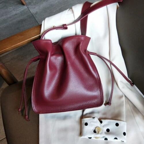 Bag Women 2021 New Leather Bucket Bag with Drawstring Casual All-match Fashion One-shoulder Messenger Bag Top Layer Cowhide Soft