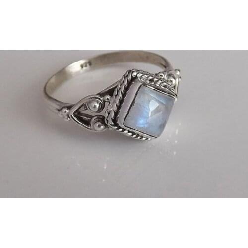 Vintage Hollow carving Elegant Womens Engagement Banquet Rings Delicate Square Opal Anniversary Holiday Gift Jewelry