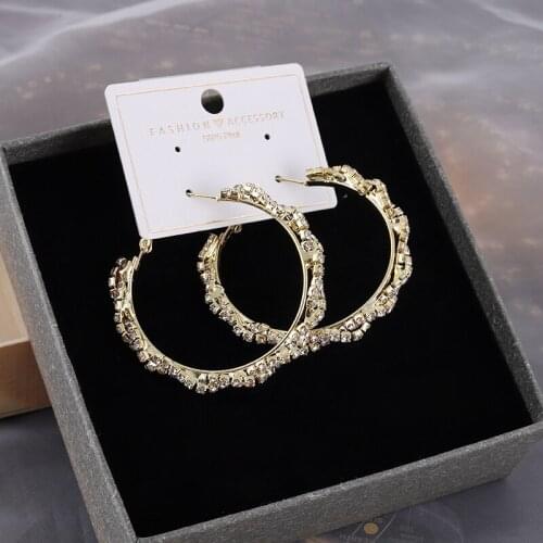 C-shaped ear hoop earrings 2020 fashion temperament European and American exaggerated earrings elegant exquisite New Earrings
