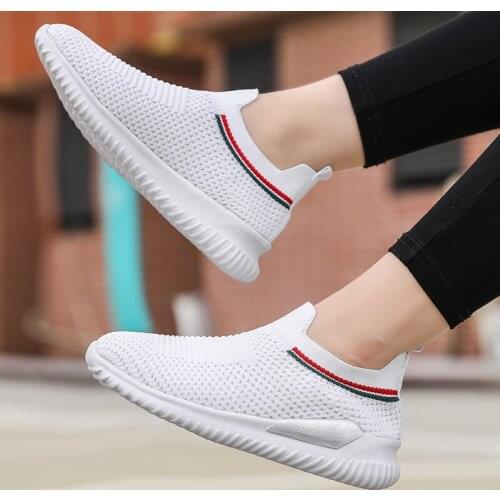 New Women Vulcanized Shoes High Quality Women Sneakers Slip On Flats Shoes Women Loafers Plus Size 42 Walking Flat Shoes NVX325