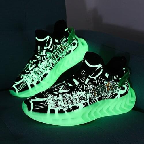 2021 spring, summer and autumn glow all over the sky student boys' casual sports shoes breathable running net shoes party Black