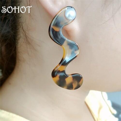 SOHOT 2018 Exquisited Acetic Acid Irregular Women Drop Earrings Classic White Imitation pearl Accessories Women Party Jewelry