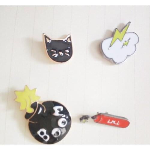1 Set/4 Pcs Girls Jewelery Small Black Cat Brooches Boom TNT Cloud Pins Badge Collar Brosh Animal Brooches for Children Gift