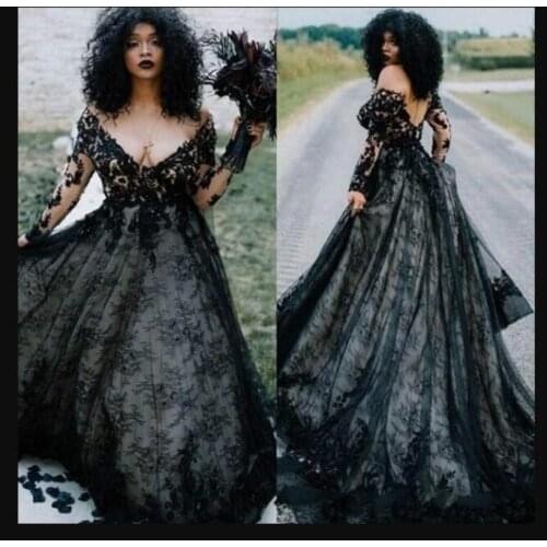 2020 Plus größe Goth Land Schwarz Hochzeit Kleider Sexy V-ausschnitt Langarm Sweep Zug Brautkleider Applique EINE Linie hochzeit