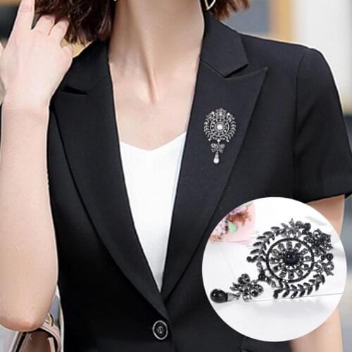 Brooch Pin Geometric Shape Ornamental Vintage Rhinestone Inlaid Badges Pin Birthday Gift