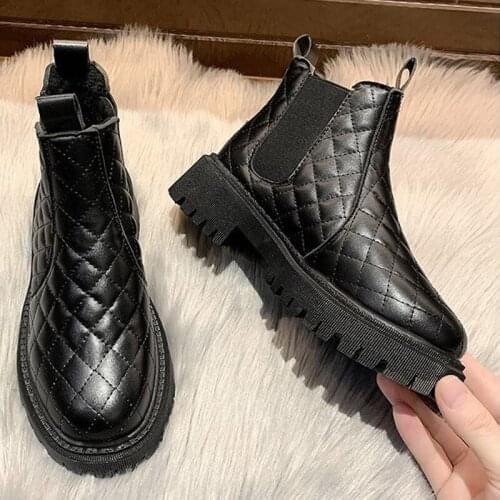 2021 New Design Women Snow Boots Females Short Plush Sewing Grid Thick Soled Footwear Ladies Keep Warm Fashion Comfort Shoes