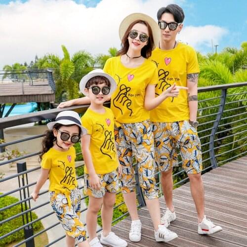 Family matching clothes father mother daughter son mommy and me korean beach dress t-shirts pants couple family look outfits 66