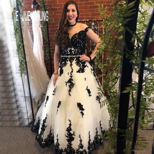 E JUE SHUNG Fashion Long Wedding Gowns Scoop Neck Short Sleeves White and Black Lace Wedding Dresses Flowers Sash Robe De Mariee