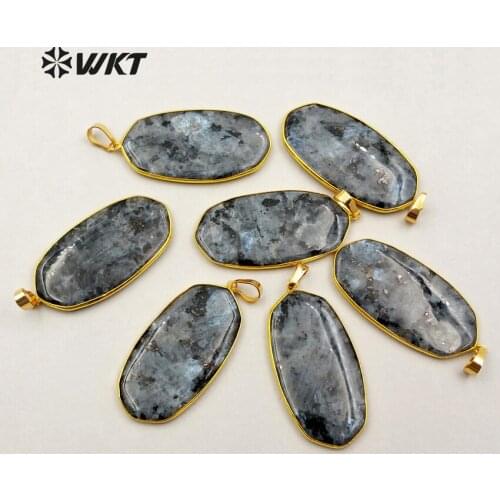 WT-P1193 Wholesale fashion jewelry natural black labradorite pendant High quality raw stone caved with 24k gold electroplate