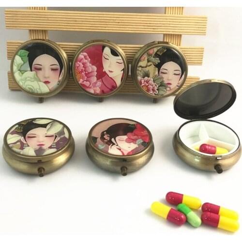 Medicine Organizer Portable Pill Box Makeup Storage Container Pastillero Pildoras Estuche Folding Pill Case Metal Pill Cutter