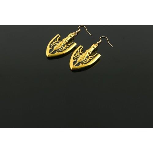 Anime JoJo Bizarre Adventure Cosplay Prop Kakyoin Noriaki Cherry Stud Earring Pierre Polnareff Splice Heart Badge Women Jewelry