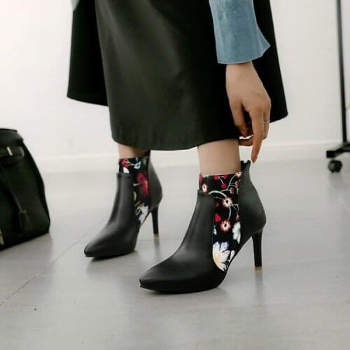 Big Size 11 12 13 14 15 16 17 Fashion boots with pointed, slim and high heels, zipper and short barrel after color matching