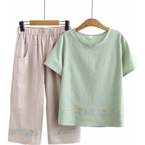 Plus size short sleeve V-Neck tshirts and pants Embroidery women sets 2021 new summer casual ladies 2 pieces women sets female