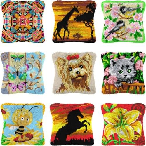 Latch Hook Cushion Cardinal Flower Pillow Case Crochet Hobby & Crafts DIY Yarn for Embroidery Art Cushion Cover Sofa Bed Pillow