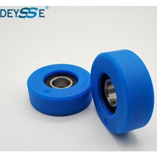 Hot plastic escalator handrail step chain guide roller wheels belt rubber pressure conveyor roller