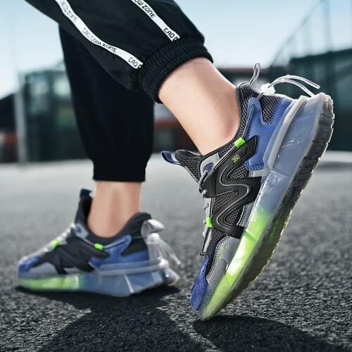 New Men Sneaker Summer Breathable Casual Shoes Fashion Antiskid Damping Sports Shoes Outdoor Reflective Jogging Shoes Zapatillas