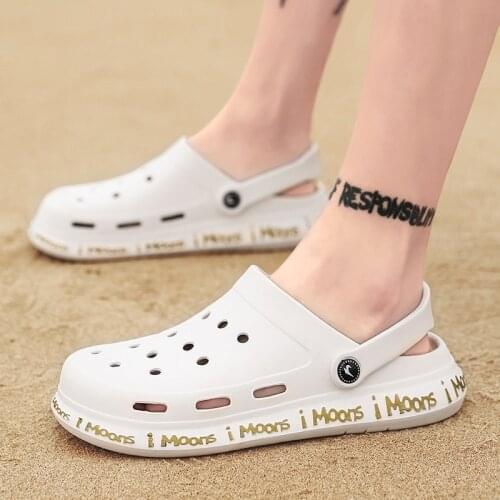 2021 men Shoes Clog Croc Hole Shoes Men Beach Shoes Light Sandals Home Slippers Outdoor Summer Wading Sneaker Leisure Shoes Big
