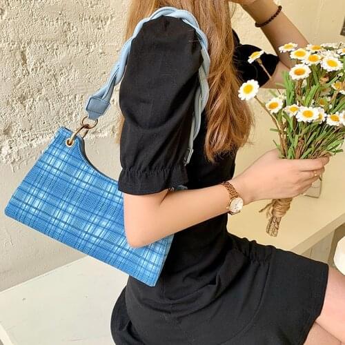 Womens Shoulder Bag Plaid Zipper Trapezoidal Luxury Leather Belt Handbags Wholesale Girls New Elegant Fashion Female Bags