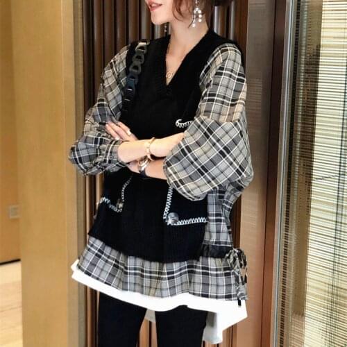 2021 new Pullover lazy wind short loose outer wear fake two-piece suit Korean fashion knitted sweater women