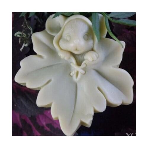 Soap Mold Fondant Cake Decoration Mold Hamsters Handmade Soap Mold NO.:SO395 Maple Leaves and Mice Modelling Silicon Moulds PRZY
