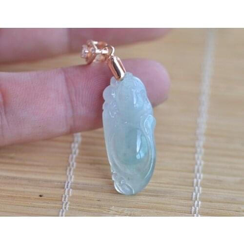 Exquisite Natural Emerald Peace Pendant e41