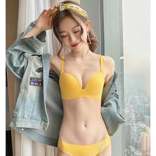 Womens One Piece Light Thin Plunge Brassiere Seamless No-rims Push Up Bra Top Femme Elegant Lingerie Daisy Printed Breast Cover