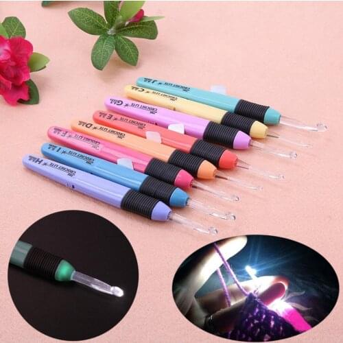 JX-LCLYL 8pcs 8 Sizes New Crochet Hook Knitting Needles Sewing Tool With LED Light Style