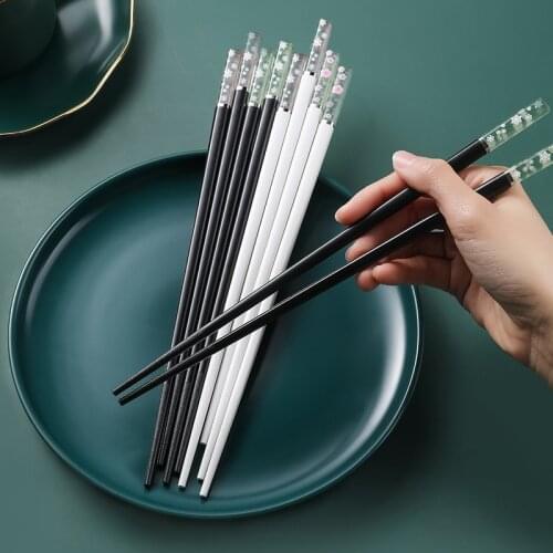 5 Pair Amber Japanese Chopsticks Alloy Non-Slip Sushi Food Sticks Chop Gift Tableware Chinese Reusable Chopsticks Set Kitchen