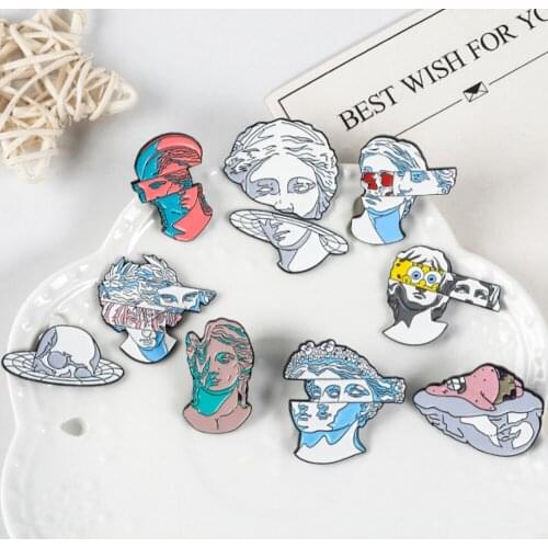 20/Lot High Grade And Interesting Cut Apart Sculpture Brooch Figures Pin For Lapel Action Figure