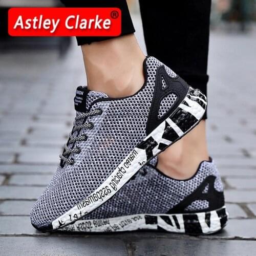2021 Classic Graffiti Soles Mens Casual Running Shoes Mesh Breathable Lightweight Mens Outdoor Sports Shoes