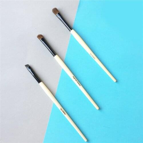 Wood Handle Eye Shadow Anlged Eyeshadow Eye Definer Makeup Brushes Brow Blending Brush Beauty Makeup Applicator Tool