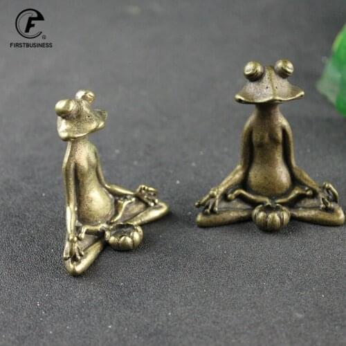 Copper Meditating Frog Ornaments Vintage Brass Sit in Meditation Frog Statue Bronze Tea Pet Figurines Incense Holder Desk Decor
