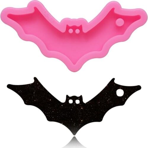 Shiny Bat Shape Keychain Mold Silicone With Hole For Making Epoxy Resin Necklace Earring Craft Mould Halloween Gadgets