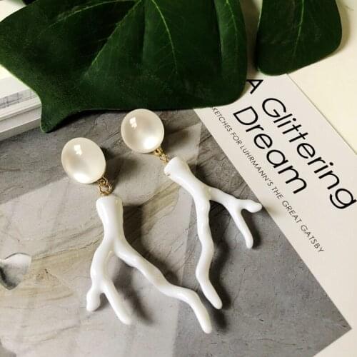 New Fashion White Resin Branch Stud Earring