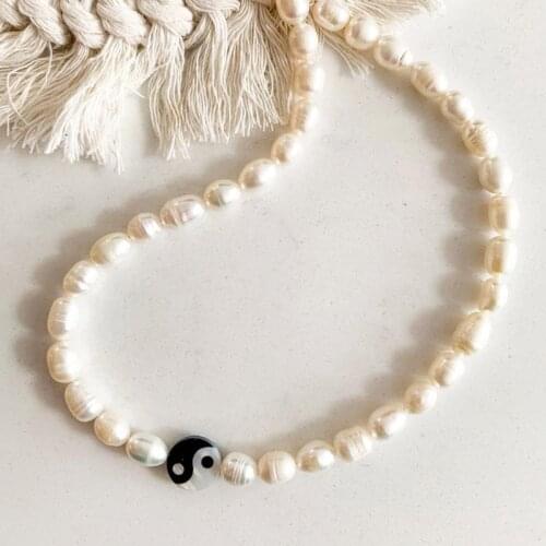 Hand-made Simple Classic Oval Pearl Necklace Natural Freshwater Pearl Shell Gossip Tai Chi Bead Short Jewelry Gift For Friends