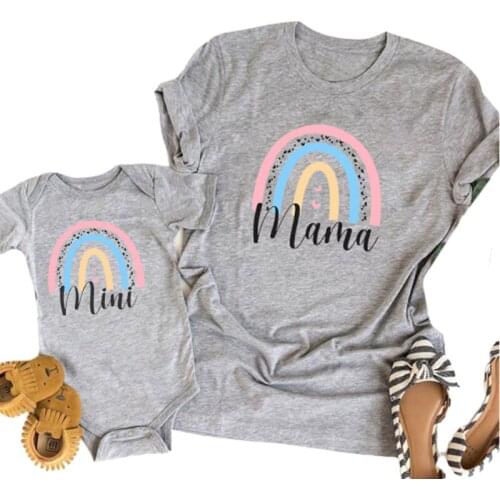 Fashion Family Matching Clothes 1PC Rainbow Mommy and Me Tshirts Rainbow Grandma Mama and Mini T Shirt Cute Family Look Outfits