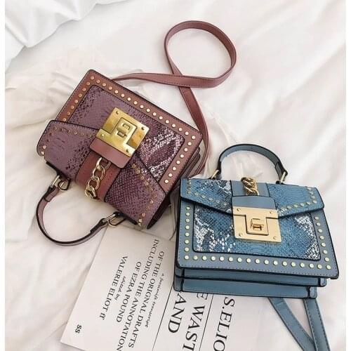 Womens bag 2020 new shoulder bag PU leather solid color fashion snake pattern rivet crossbody shoulder bag small square bag