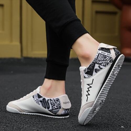 Leisure Shoes Light Weight Breathable Sock Shoes Slip On Walking Shoes Outdoor Tide shop men