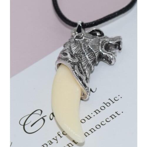 Punk Fashion Brave Men Wolf Gog Teeth Spike Pendant Necklace Women Men Lucky Jewelry Classic Fang Tooth Amulet Pendant Necklace