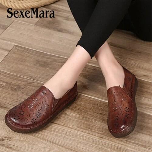 SexeMara Spring Autumn Genuine Leather Women Flats Shoes Flower Hollow Slip on Moccasins Breathable Loafer Ladies Flat Shoes