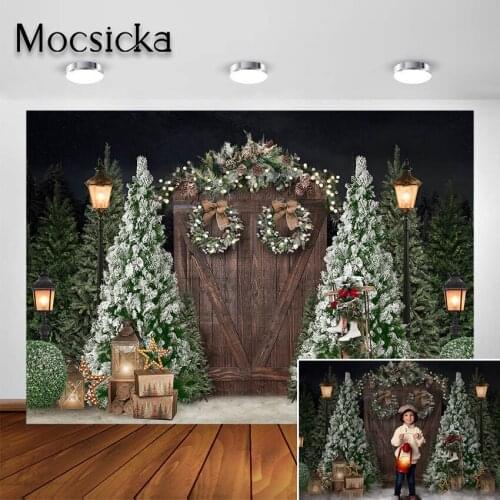 Mocsicka Christmas Photography Backdrop Vintage Wood Door Snow Xmas Tree Photo Background Newborn Children Photoshoot Photocall