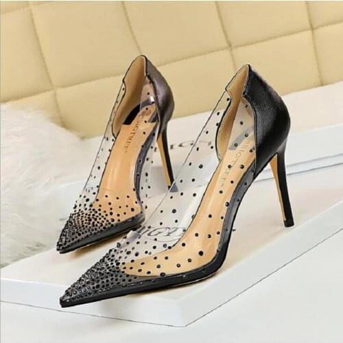 Korean Style Fashion Sexy Nightclub Thin High Heels Pointed Toe Shallow Rivet Transparent Plastic Women Pumps Shoes 2020831