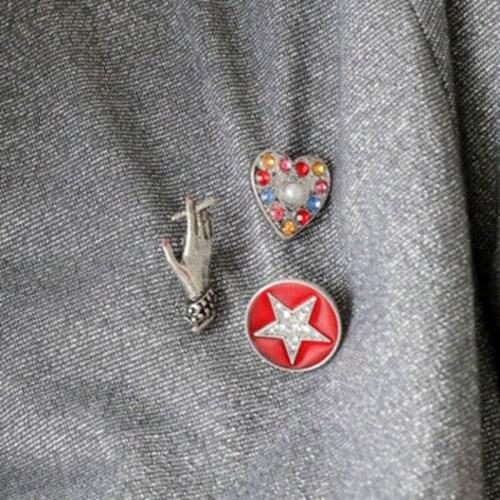 20 pcs/ lot wholesale top quality metal hand heart brooch pin