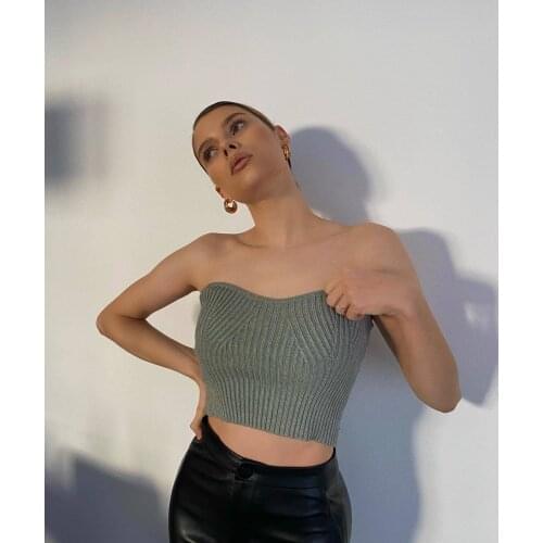 2021 beautiful back sling women with net red hot style with chest pad, white tube top, short sleeveless vest for outer wear