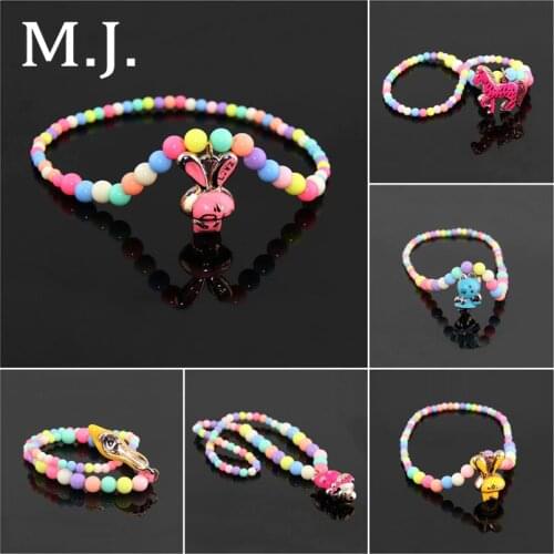 Fashion New Cute Candy Color Rabbit Pendant Necklace Colorful Beads Horse Choker Necklace Jewelry Girl Party Decoration Gift