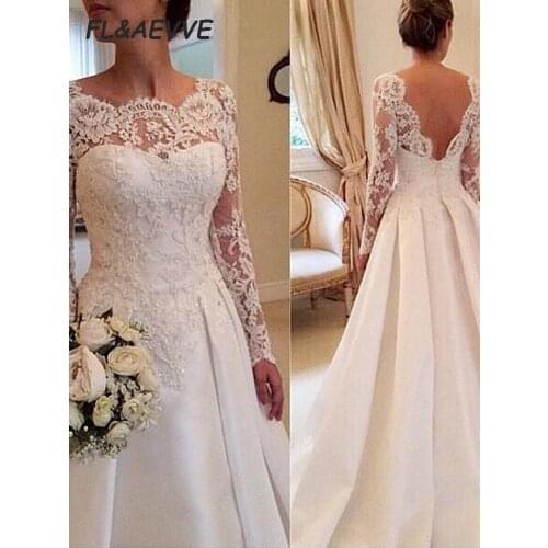Vintag Lace Wedding Dresses White Ball Gown Scoop Long Sleeves Lace Court Train Lace Up Satin Wedding Dress