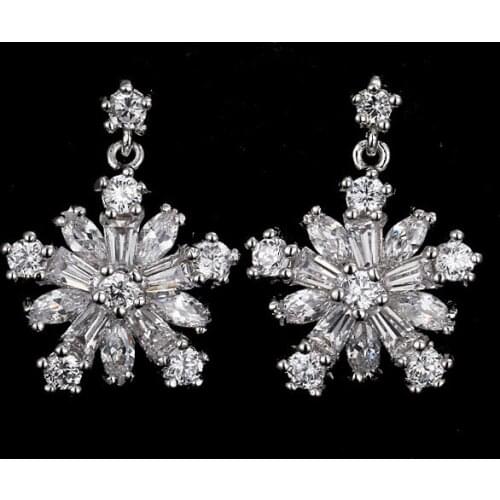 Cute S925 Sterling Silver Color Snowflake Big Zircon Stone Stud Earrings for Women Fashion Party Jewelry Korean Earrings 2019